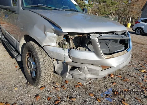 2001 Ford Expedition Eddie Bauer z USA, uszkodzony, nr VIN 1FMPU18L81LA72728